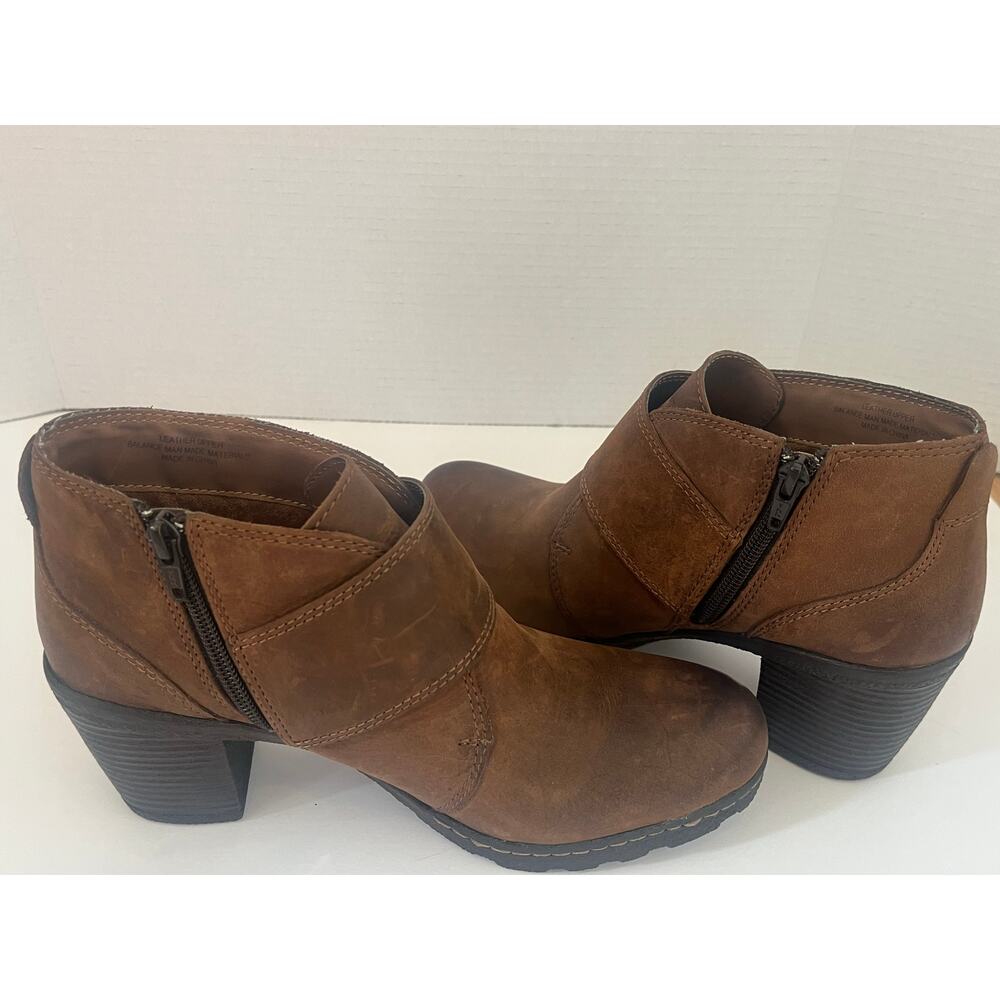 Women's BOC Born Concept Boots Booties Ankle Brown Leather Zipper Size 9.5/41 - Picture 6 of 8